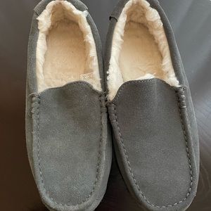 Like new Koolaburra by Ugg mens slippers